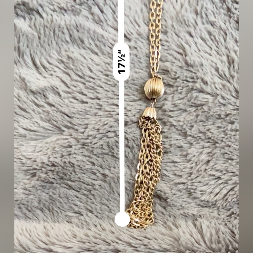 Women’s gold necklace 17 1/2” tassel and beaded